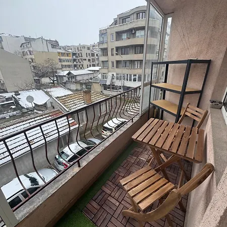 Charming Seaside In Apartment Warna