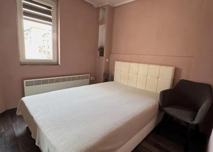 Charming Seaside In Warna